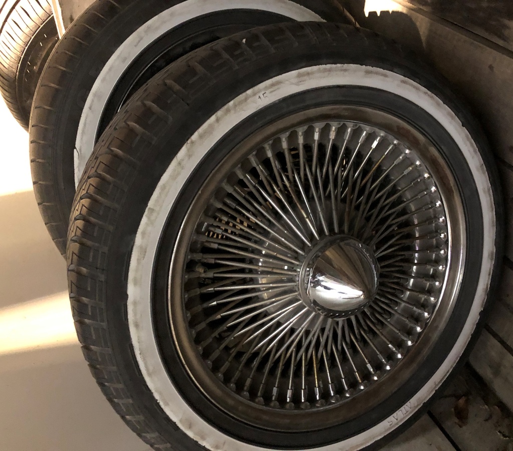 4 spoke rims with tyre custom